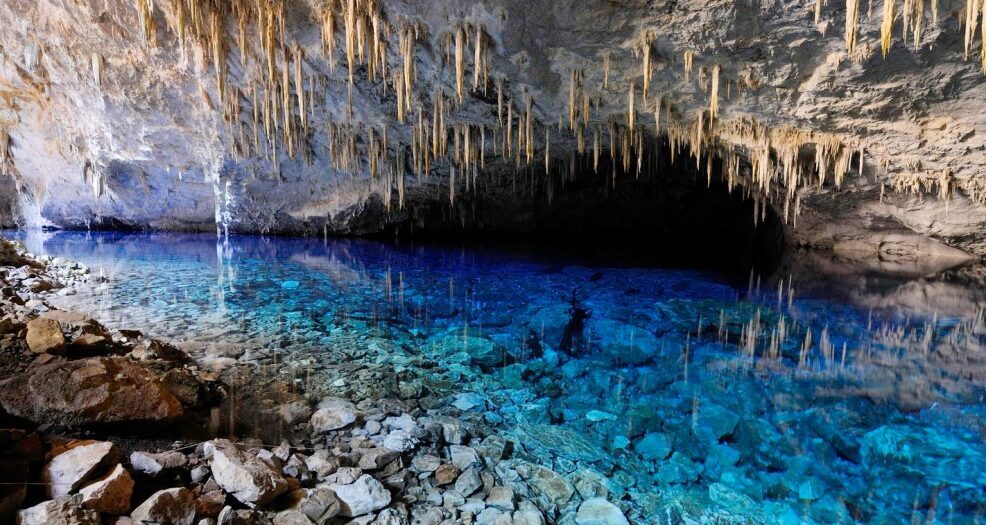 Gruta-lago-azul-impacto (3)