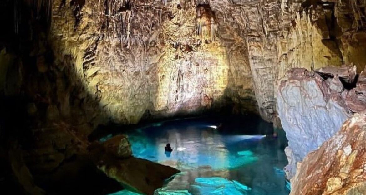 flutuação  gruta do mimoso bonito ecoturismo